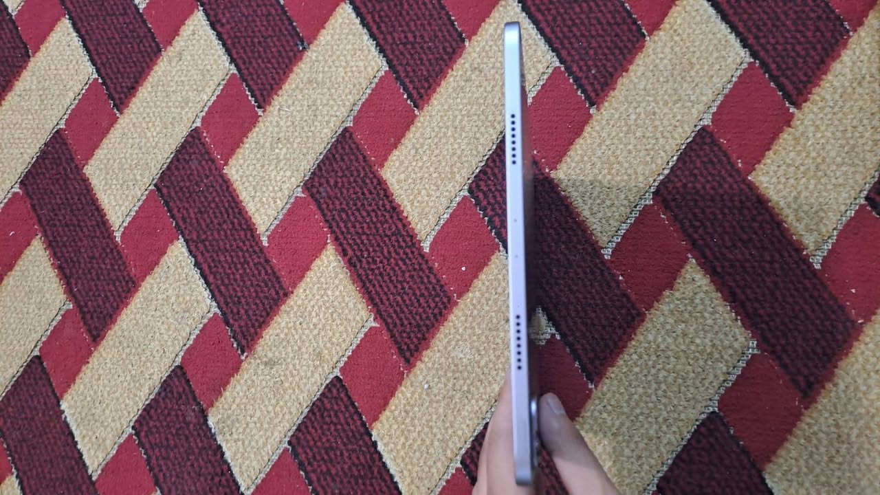 سلام عليكم 
الغني عن التعريف 
iPad Pro(M2)11بوصة 
الجيل الرابع 
ذاكرة 128
بطارية بداية الثمانين 
نضافة 100%
مابي ولا شخط 
مامبدل بي شي ولا داخل صيانة 
غراضة كاملة (كارتونة وكيبل شاحنة اصلي مالتة وكڤر ) وهدية راس شاحنة اصلي 
سعر : 600 وبي مجال خادم للطيبين
العنوان : بغداد الزعفرانية 
للتواصل: ***********
متواجد واتساب وفيس
