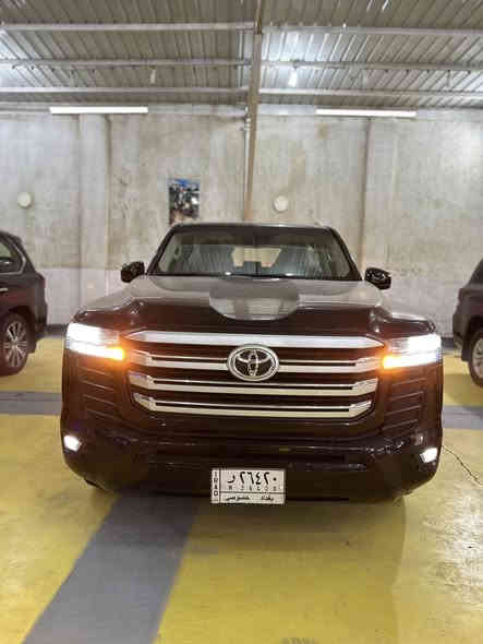 يعلن معرض بيت شريجي👑 عن وصول تويوتا لاندكروز 2022ساز اصل ضمان وباركود لسياره مرقم بغداد والسونار مرفق فول شاشات وتطبيق  مكفوله عدا بارد واضح بلسونار  نستقبل بيع او مراوس العنوان كوت حي لحكيم   سعرها 640 وبيها مجال 
#تويوتا_لاندكروز 2022✈️
اللون: اسود black
عداد المسافات41 km
المواصفات:  رقم بغداد فول مواصفات ١/١
سلايد(فتحة قمارة)
كراسي جلد اصلي(بيجي)
كراسي اثنين كهرباء
تبريد خلفي شاشة
شحن الهاتف لاسلكياً
ثلاجه
كروس سرعة 
خمس بصمات
فول تحكم استيرن(جهتين امامي+جهتين خلفي)
شاشة عرض الاعطال
صندوك كهرباء(شفط)
فتح صندوك تلقائيا  
دبل كير(عادي+اوتوماتيك)
ناقل حركة ٨ نمر
دبل حساس(امامي+خلفي)
نظام تحكم بمستوى الضوء الداخلي
مانع تزحلق
نظام فتح الابواب لاسلكياً
فور ويل
شاشة امامية كبيرة اصلية
شاشات خلفيه تطبيق 
كامرة خلفية اصلية
تشغيل عن بعد
دوسات كتابة landcruiser
اشارة بالمري
مري كهرباء(شفط)
لايت عدسة زنون(عالي+ناصي)
لد امامي
#ويل_20_الجديد_كليا
#سستم_صوت
مدخل
CARPLAY
‏BLUETOOTH 
‏AUX
‏I POD
‏USB
‏CD

للاستفسار الاتصال بِنَا على الأرقام التاليه

  حسنين ‭0771 508 5598‬ واتساب او اتصال
