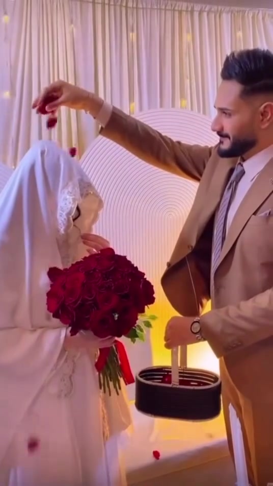 خليك مميز واهدي من تحب اجمل بوكيهات الورد الطبيعي🌹 ♥️
متوفر دفع  ماستر او رصيد اسياعنوان  ميسان/قطاع 28شارع السوك مجاور مجمع محمد الموسوي يوجد لديناخدمه توصيل 🚕 رقم الهاتف طلب السريع ***********
