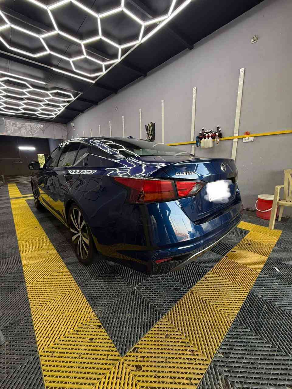 السلام عليكم
Nissan altma SR 2020 
للبيع السيارة رقم معوقين حجزها ينفتح بـ 2027
حادثها بنيد وچاملغ
مكانها الديوانية 
سعرها   110$
***********
