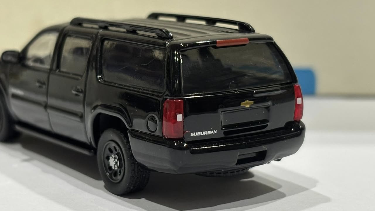 Chevrolet Superban 

يأتي معها درع 😍

حديد بالكامل 
الحجم 1:64
صناعة شركة 596

السعر 24 الف ونصف فقط 🔥 

يتوفر توصيل لجميع محافظات العراق 🤩💙

 📍العنوان / شارع فلسطين - خلف المستشفى العالمي 
مكتبة الأمين للحجز و الاستفسار على الرقم او مراسلة الصفحة ***********
#مصغرات #سيارات_مصغرة #بغداد
