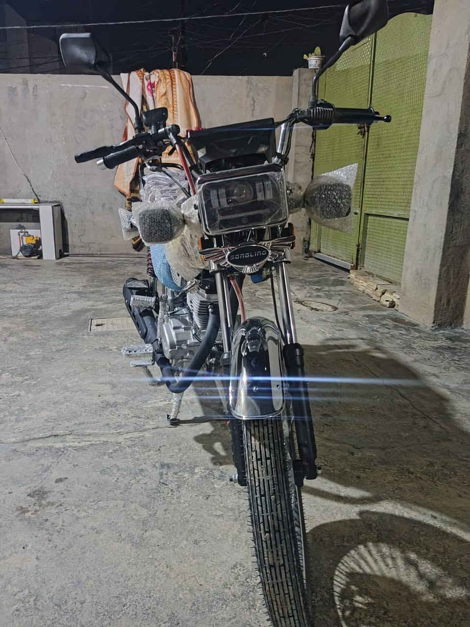 السلام وعليكم دراجه تايكر موديل 2026 فول دشبول اكتروني وضع شركه زيرو اوراق 3مالات الشركه الدراجه فول للاخير السعر 975 وبيها مجال حك الجيه الاستفسار والتصال على الرغم ***********
