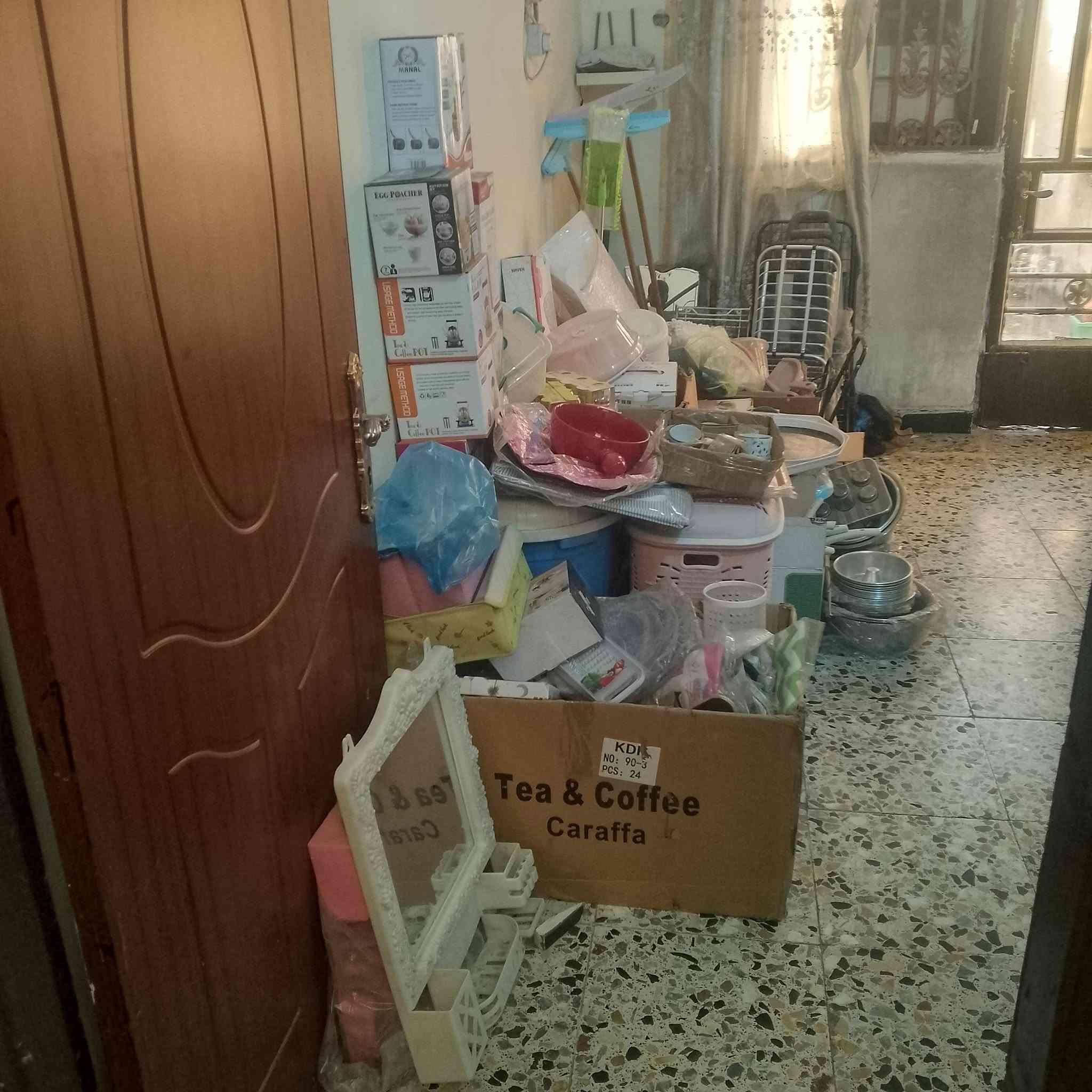 السلام عليكم غراض محل للبيع شلعه وحده غراض كلها جديده السعر 1350 وبي مجال رقم الهاتف *********** بي واتساب المكان بغداد
