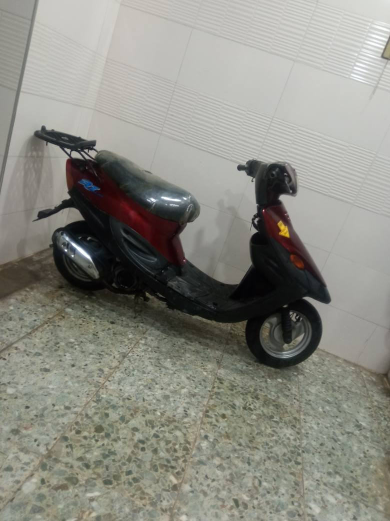 السلام عليكم اخوان دراجه للبيع كلش نضيفه البارحه بالمطره طفت وبعد ماشتغلت الله شاهد دراجه اخت الجديده كهربائيات كلها شغاله تايرات جدد السعر 150نهايتها. رحمه الوالديكم بدون عمله /مكان الرشاد قرب فلكة حي النصر

 *********** واتساب
