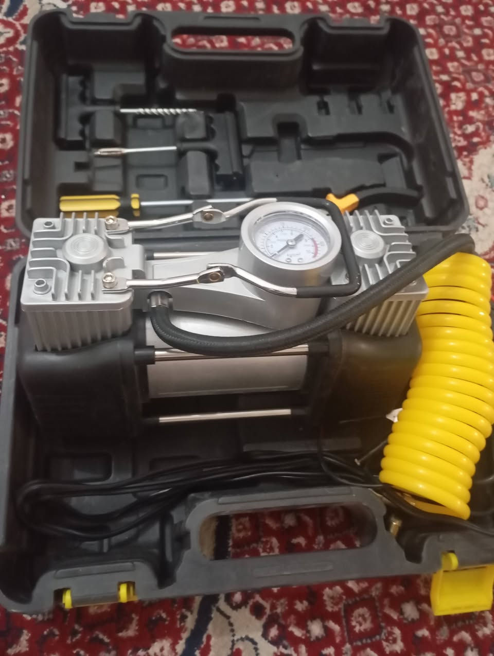 كمبيريسر تايرات للبيع جديد أتصل على الرقم ***********
