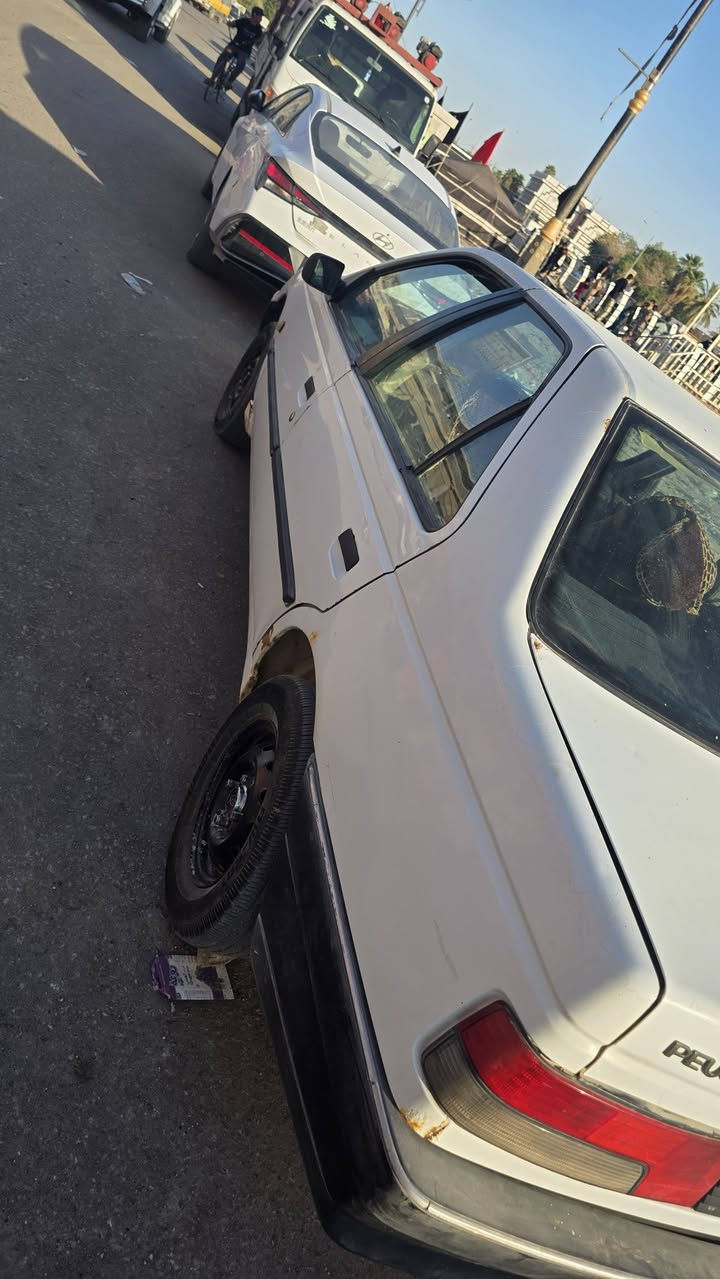 بيجو روة بسمي السياره بلاديه كهربائيات تبريد حداديه سنويه ٢٩ ماشيه ١٩٠ نقصه فقط بور عاطل السعر ٢٢ وبيه مجال بسيط مكانه الدوانيه الحمزه الشرقي ***********
