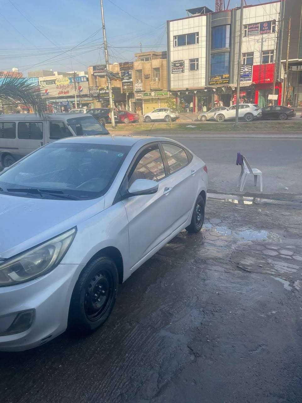 للبيع اكسنت موديل 12 خليجي سياره مصبوغ سياره محرك كير مكفول تبريد ثلج صدر امامي جديد تخم تأير *********** ريدهه 75 مكان سياره بغداد محرك دوش 1600
