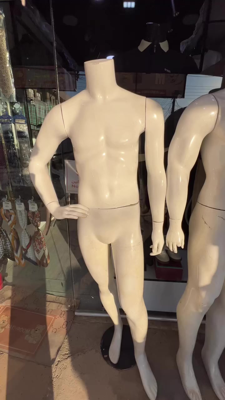 ملكانات موضح بلتصوير تفاصيلهن شلعه وحده ب ١٠٠ توصيل موجود ***********
