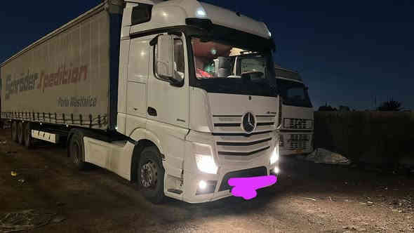 2016 ثلاجة كامرة حساس  تايرات جديدة  عربانة جادر كرونة بدون زنجار  اللبيع استفسار  اتصل  ***********
