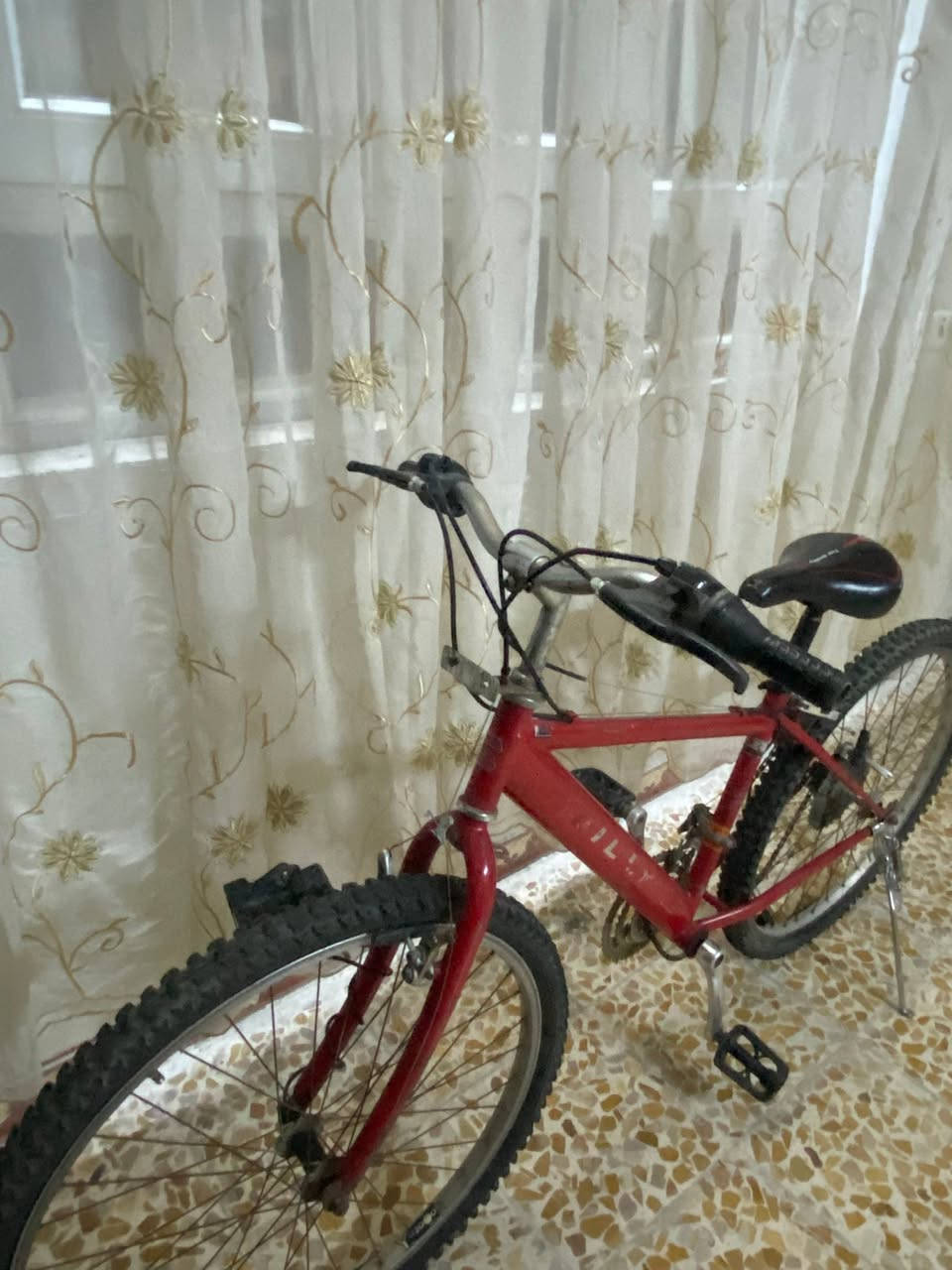 بايسكل للبيع
سعرو 45 

عيبو فقط ما بي جوب ومكينة زنجيل عاطلة


**إذا كنت صاحب هذا الإعلان وتريد حذفه لأي سبب، رجاءا أرسل رسالة إلى الدعم الفني**
