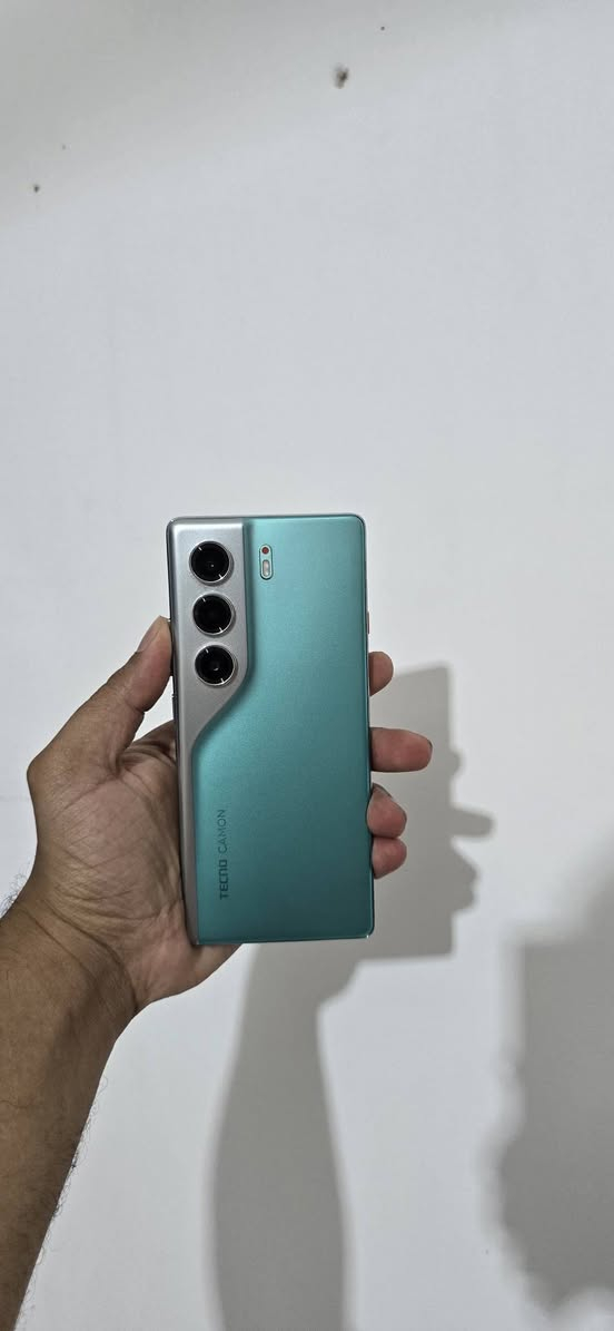 Tecno Camon40
استخدام شهرين 
نظافه 95
الفطر الي بي بل لزكه مو شاشة
مع كامل ملحقاته و كارتونه 
سعره 220قفل 
بغداد مدينه الصدر
***********
