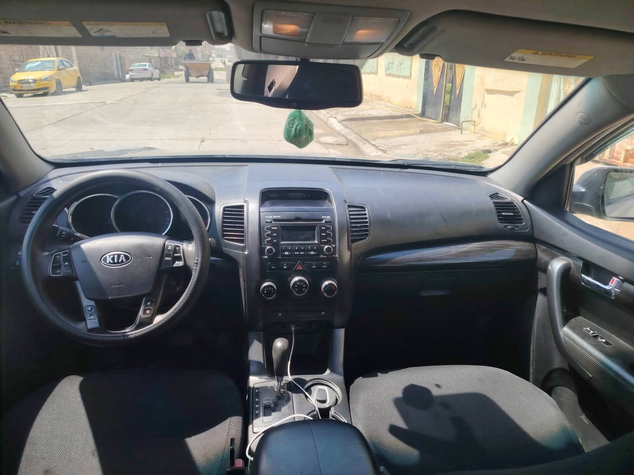 السلام عليكم
كيه سورنتو 2012 سبعه راكب شرط ما بيها قطره صبغ بيها ضرر أمريكي بالصندوق شبر المحرك 440 جيتيار كير محرك شرط طخم تاير جديد السعر 153
رقم الهاتف ***********
