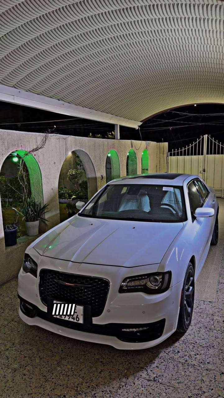 السلام عليكم رمضان كريم أوباما خليجيه بغداد فول 300s موديل ٢٠٢٣ ماشيه ١١الف السيارة جديده 
والباقي في السونر السعر ٣٨٥٠٠ هاتف***********
