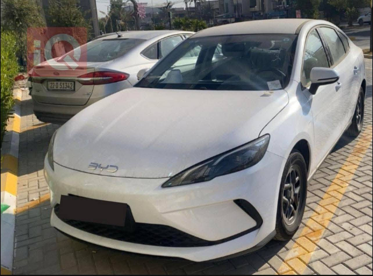 سيل 5
ماشية 1400
غراض كاملة 
مرقمه بأسمي بغداد
السعر 18.600.000
مكانها بغداد
***********
***********
