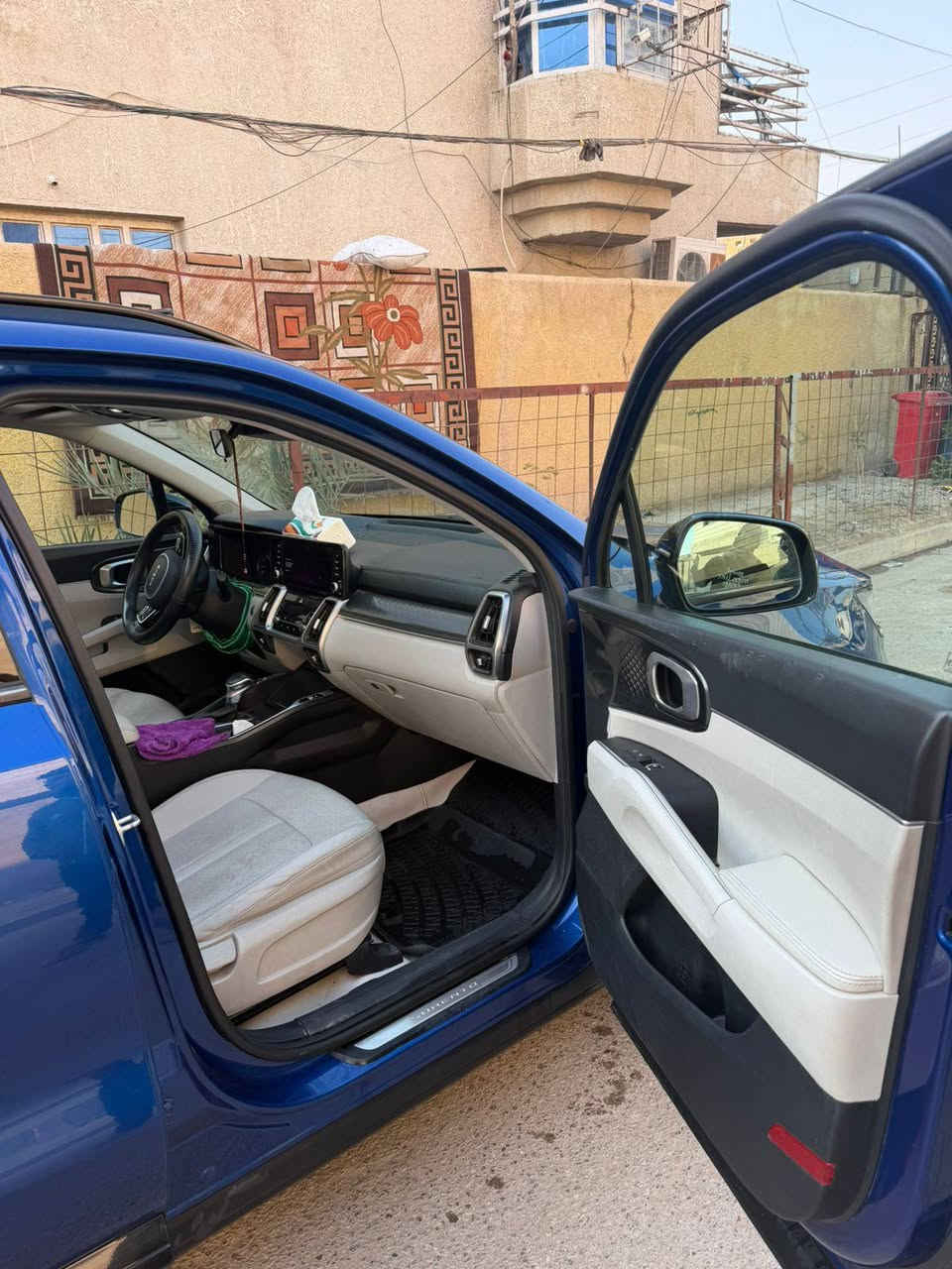 كيا سورنتو 2022 
المواصفات:
• الفئة: S) X-Line)
 محرك 2500gdi تنفس طبيعي
 دفع رباعي AWD
 شاشة كبيرة 
 رادار – بصمة – تشغيل عن بُعد
 مقاعد جلد – تحكم كهربائي
دفع رباعي وضعيات قيادة 5
عداد الكيلو: 41الف
 الموقع: بغداد
 سعر 145
*********** بغداد, العراق
