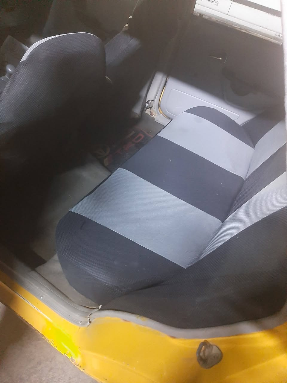 السلام عليكم سايبة للبيع موديل 2011 رقم انكليزي مصفرة هيئة وغرامات كهربائيات شغالة تخم تاير جديد كير مكينة مكفولات بس الدوسات والذيولة بيهن خياسات  العنوان بغداد حسينيةالراشدية صاحبها ايريد تحويل ثاني يوم السعر25 الاتصال على الرقم ***********
