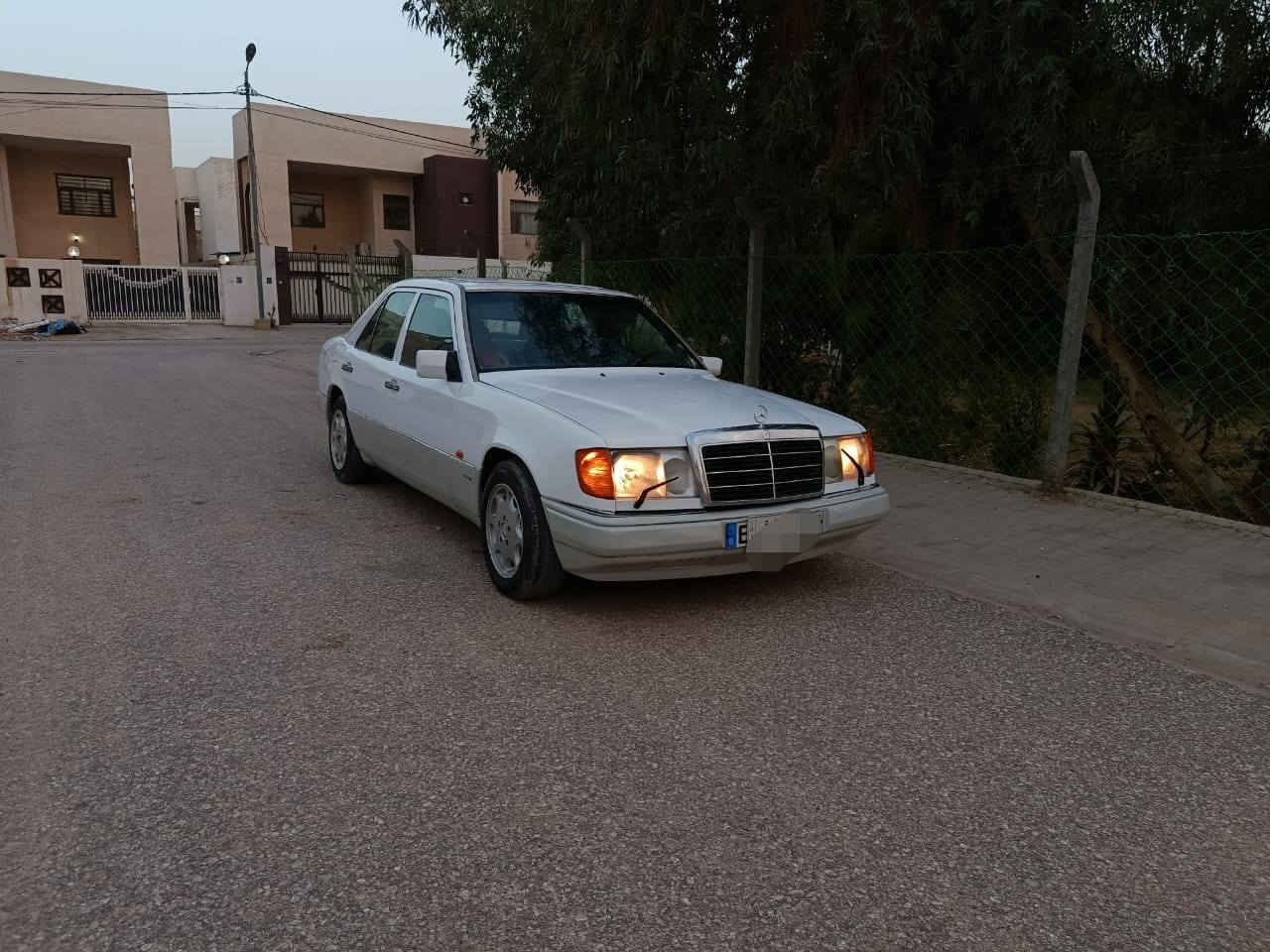 سلام عليكم للبيع مارسدس دب E300 رقم بغداد تحويل ثاني يوم كير محرك جدد حدادية خير من الله كهربايات كلهة شغالة قواعد الدبلات سليمات غرفتهة كلش نضيفة كشنات مخمل جدد السعر 43 وبيهة مجال رقم المبايل ***********
