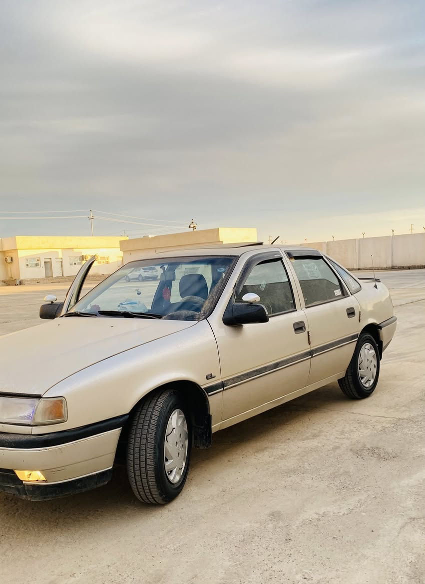 السلام عليكم
اوبل فكترا موديل90محرك20صبغ جماليه شرط لا ضربه ولا حادث محرك وكير مكفول كابون بانزين بأسمي رقم سليمانيه ثاني يوم احولك هزه وسنويه جديد تخم تاير جديد السعر 45وبيها مجال 

***********
