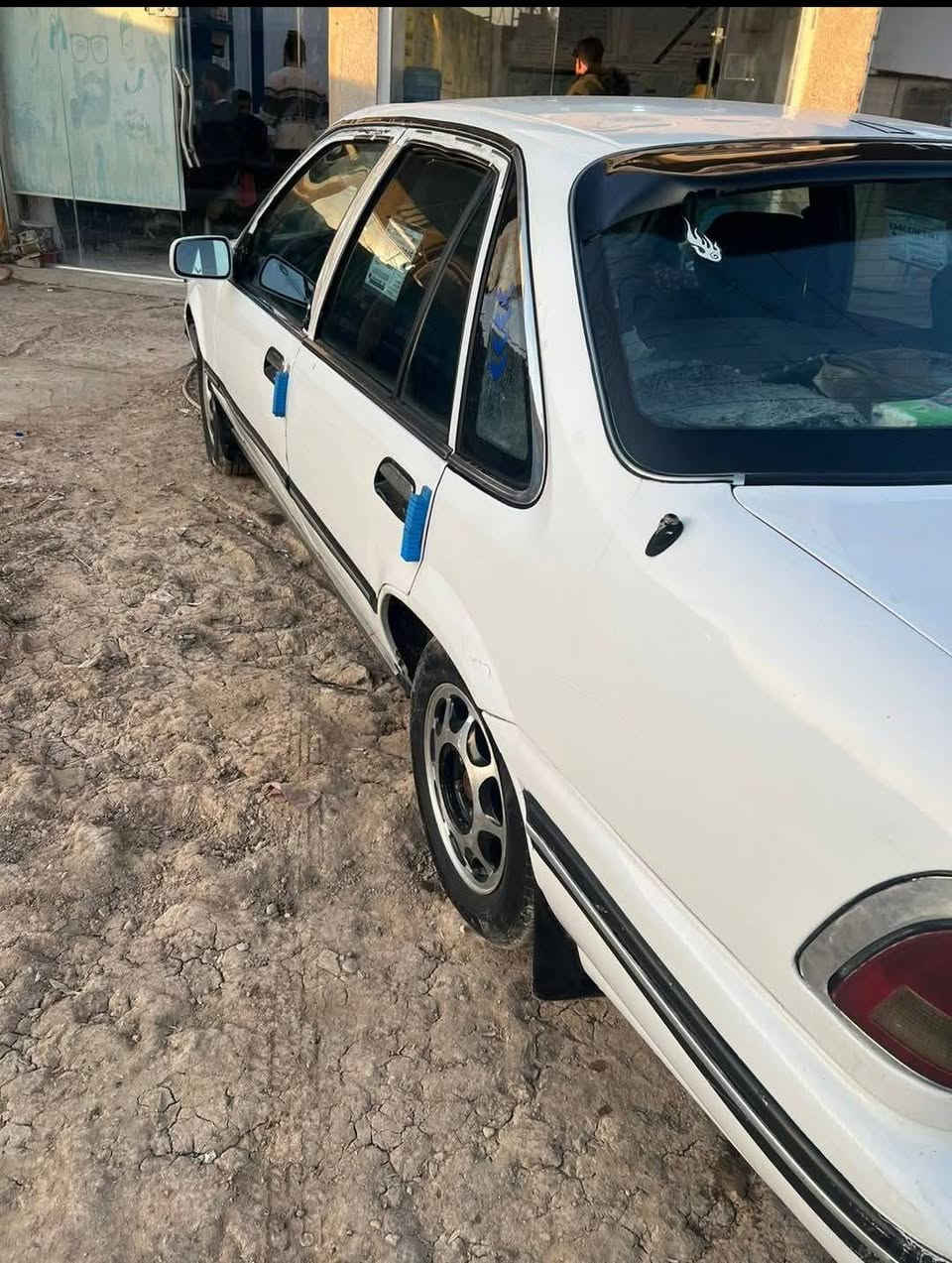 السلام عليكم برنس للبيع موديل 1995 مكان ابو غريب  باقي التفاصيل واتساب ***********
