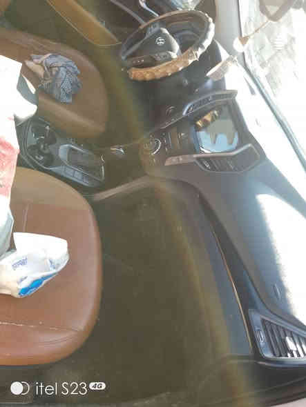 السلام عليكم 
سنتافي2014
فول مواصفات واحد على واحد 
خليج
بصمه بنرامه فور ويل 
كامره دواره مري شفط
6سلندر 7راكب
3قطع تبريد
***********
***********
