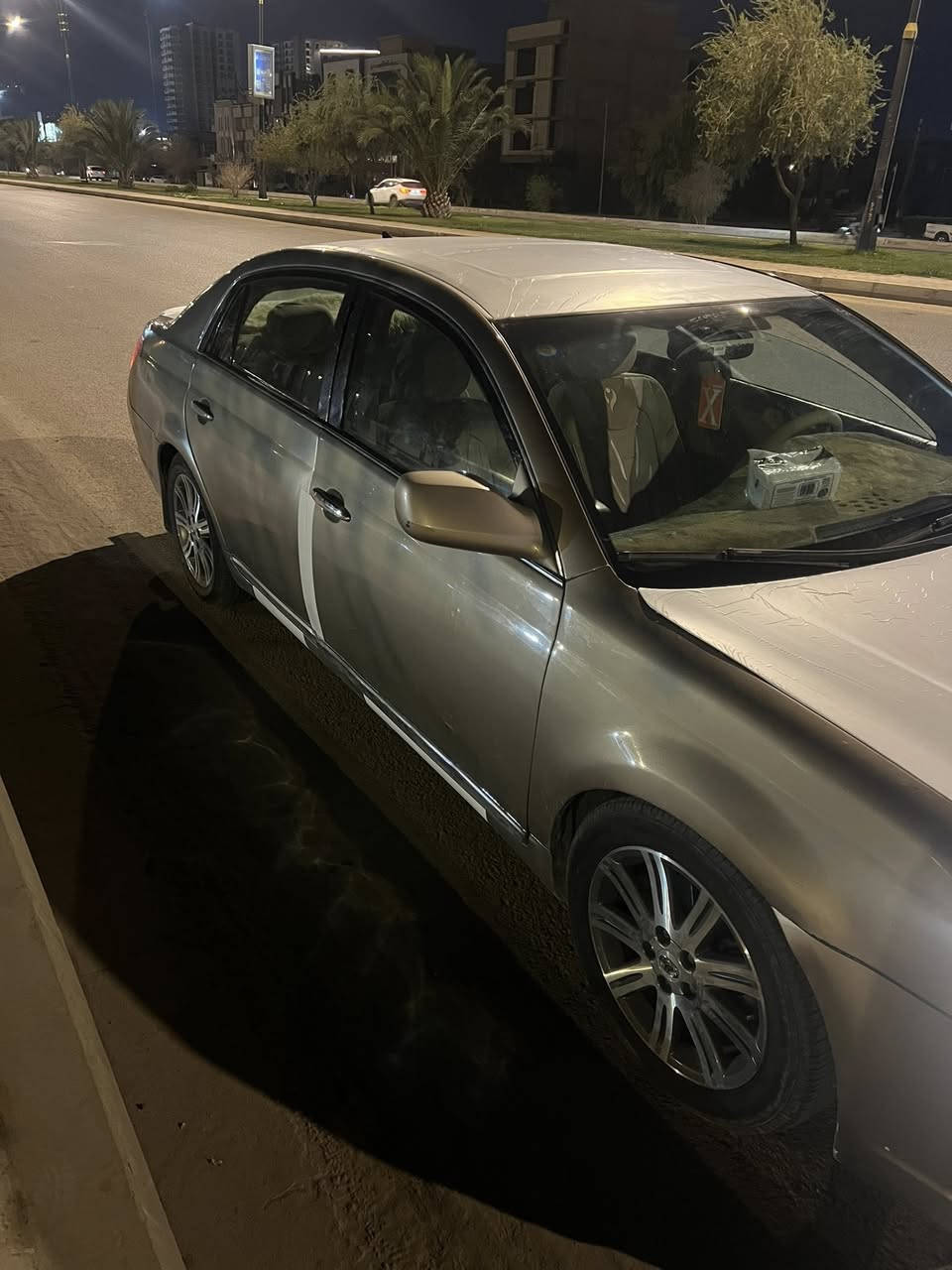 تويوتا افيلون اصفر ذهبي موديل 2006 كير محرك بل كارتون حداديه صدر كامل جديد ضرر بل جاملغ الخلفي السايق لحيم السياره فول مواصفات بيع مستعجل لاستفسار لاتصال *********** السعر 77 وبيه مجال
