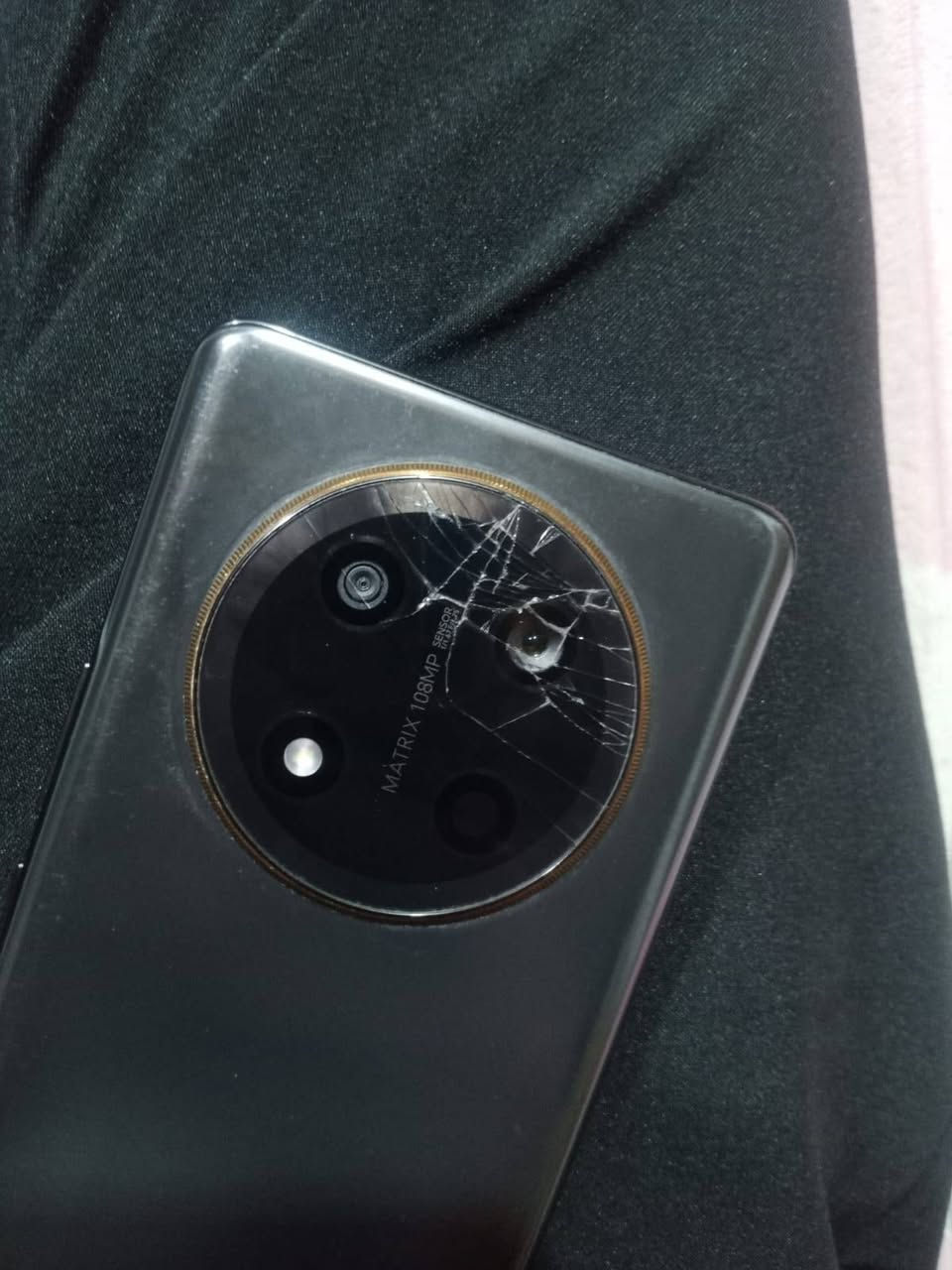 سلام عليكم جهاز HONORX9c مامفتوح ولا داخل تصليح ذاكره256 عشوائيه12 بي فطر بلشاشه ممئثر عليه ابد والعدسه مال كامرات هم بس يصور طبيعي مابيه غواش للبيع سعره185وبيه مجال قليل *********** ناصريه
