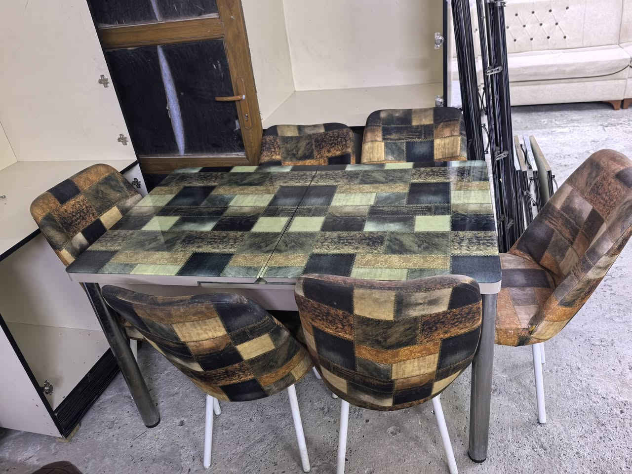 معرض سنان العاني) لبيع  اثاث منزلي  مستخدم وجديد
وتبديل 
(***********يوجد توصيل 
)(***********)/اومرسلتنا على الواتساب العنوان سليمانيه /كاني كورده قرب من ماركيت  شوگ
