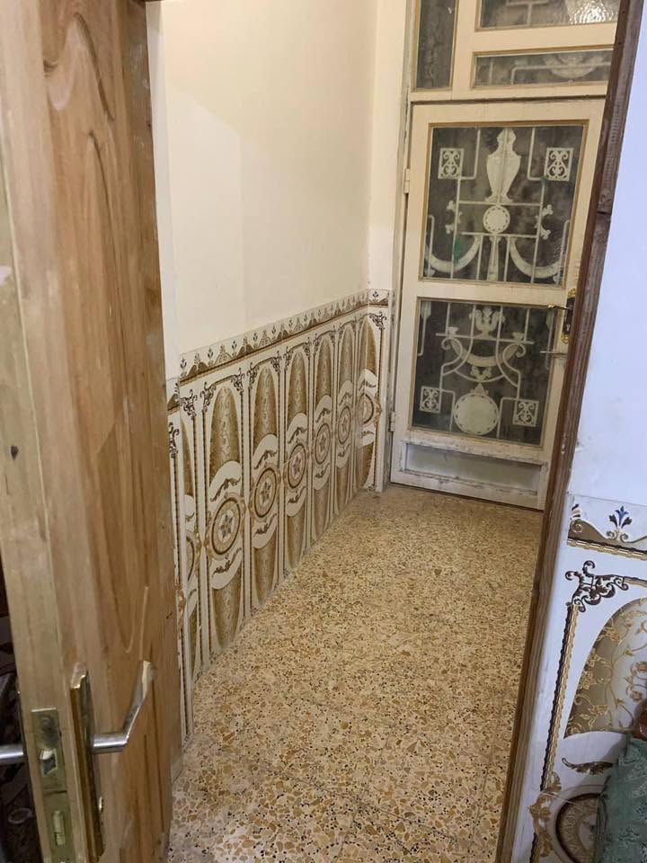بيت 200م طابو زراعي سند 25 مشمول بلتطويب مسوين معامله 
بناء درجه أولى صب كونكريت فوك وجوه 4 غرف نوم اثنين سويت مع مطبخهن أربع صحيات بي كاشي سراميك بورسلين 
العنوان شارع المطحنة مقابل قرية الغدير 
السعر 125 مليون استفسار ***********
