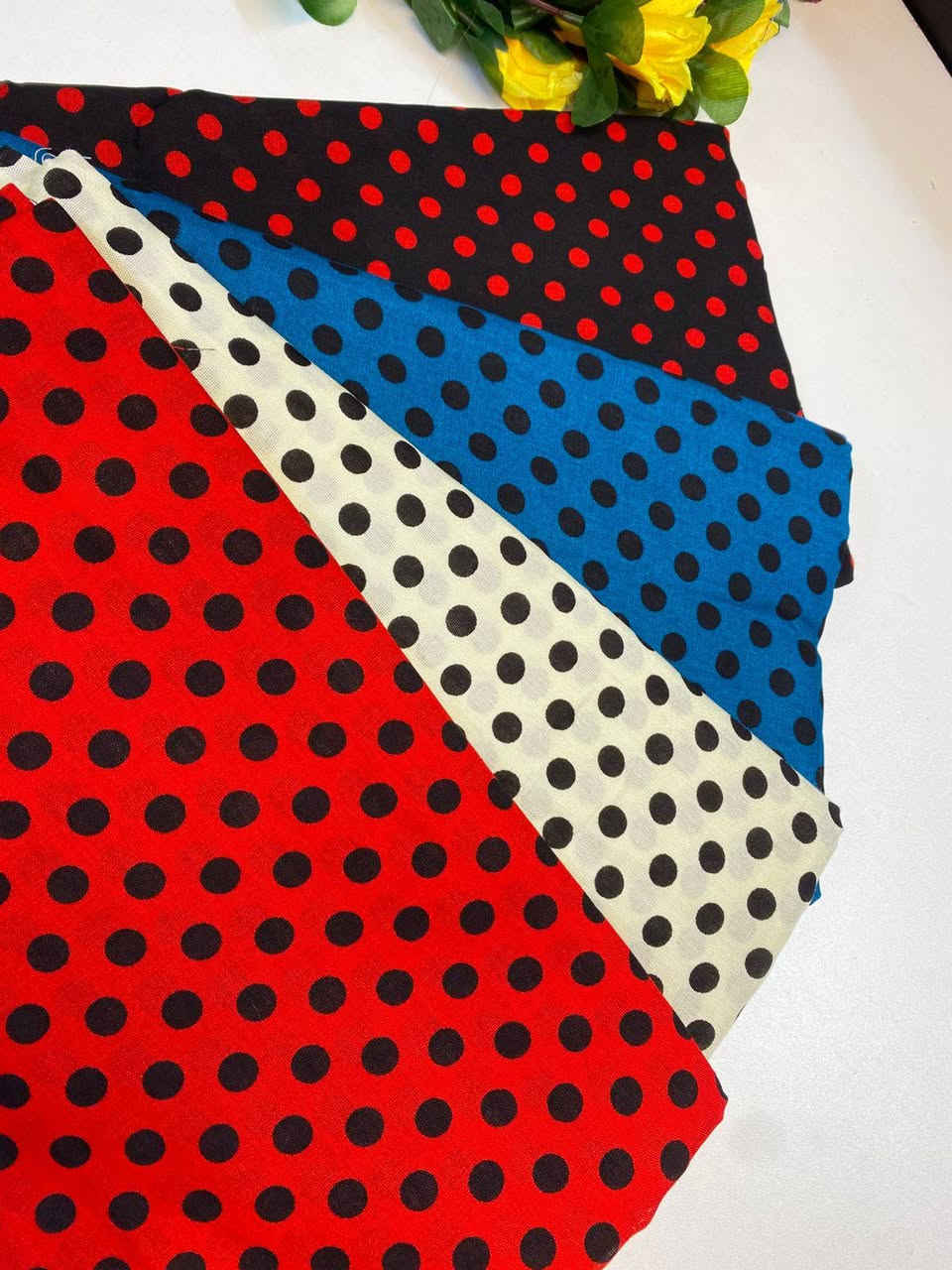 يا الله حبايب كشمير تركي باحلى واروع الالوان ولنقشات جمله ومفرد يوجد لدينا خدمة توصيل لكل محافظات العراق خلال ٢٤ساعه فقط للاستفسار واتساب ***********
