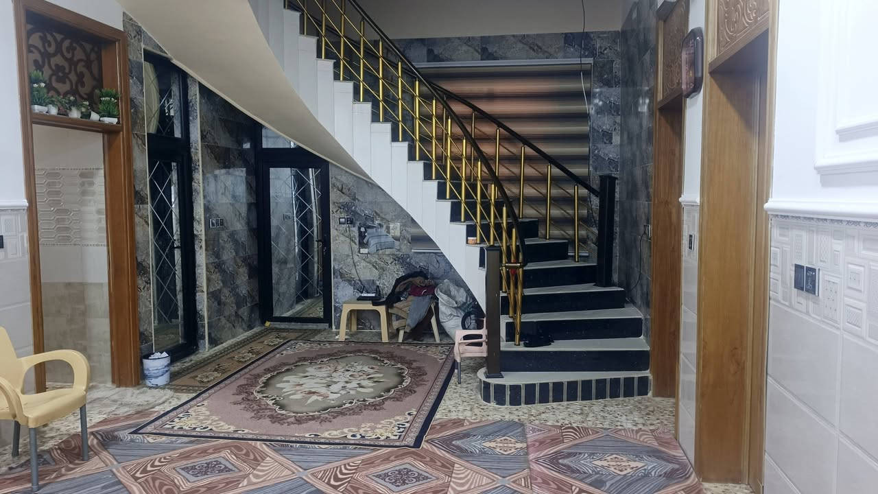 بيت للبيع في بابل الطهمازية قريب ع الشارع العام وتبليط ومجاري وكهرباء وكل الخدمات متوفرة المساحة 200 متر يتكون من غرفتين وكليدور واستقبال ومطبخ والبيت كامل للاستفسار
***********
