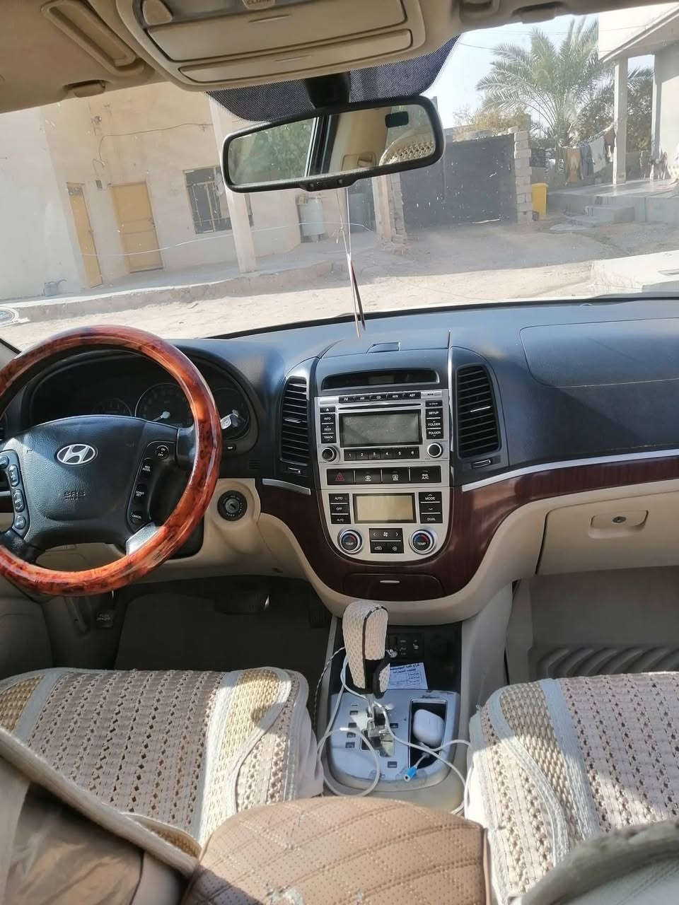 السلام عليكم سنتافي ٢٠٠٩ خليجي كلين محرك ٦ ٢٧٠٠
٧راكب فول ب فقط بدون بصمه
بدون حادث بدون تبديل 
سونارها موجود بالمنشور
بيع او مراوس حسب القناعه
للاستفسار اتصل
***********
***********
