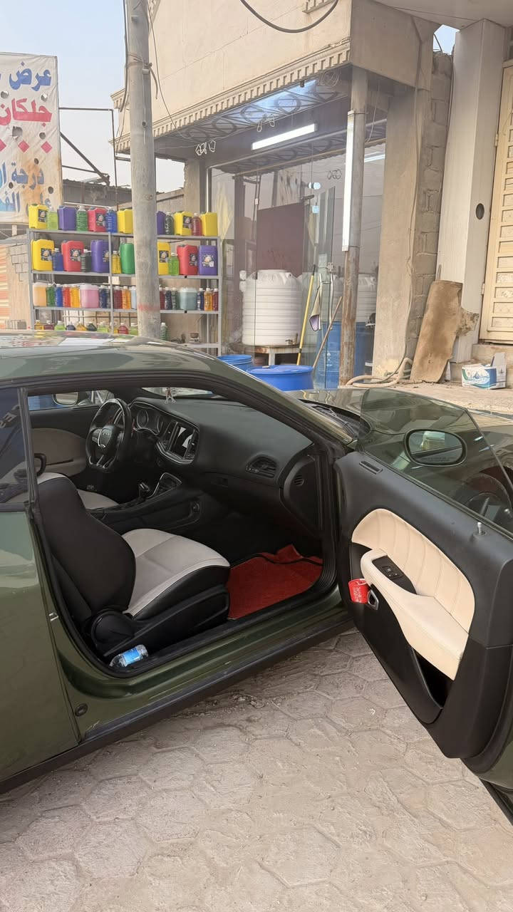 جالنجر 2021 RT
حادثها كلش بسيط فقط ايرباك الكشن
الاضافات:
اويل كاج كان
شوته Afe
دبات اسود srt
كزوز علي الوادي ستانل ستيل
تفريغ هوائي
برمجة مصطفى ايكل 
(للعلم غراض التفريغ كلها موجوده وحجر البيئه لامكسر ولابي شي)
ستيرن rpm ابو الشاشه 
داتا شو
وعليها كت اوف
المواصفات:
كرسي السائق كهربائي
ابل كار بلي+اندرويد اوتو
حساسات خلفيه
مقاعد جلد
شاشه محدثه srt +مودات تراك +سبورت

السياره متصرف عليها ربع دينار لان مابيها نقص برغي حرفيا
تايرات خلفيه جديده وكلشي كامل مكمل
السعر: 22500$
***********
واذا عندك أي استفسار خابرني وتدلل
طبعا رقم اربيل بأسمي
