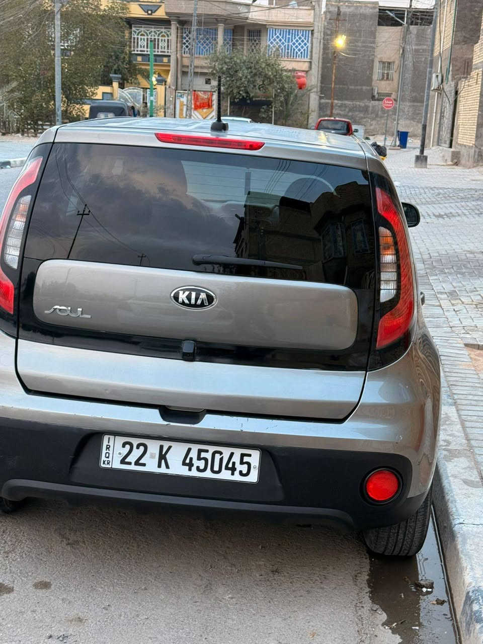 كيا سول 17 لون فيلي وارد امريكا ماشية 67 مكفولة من الكص والگلبه المحرك والحداةعلى وضع الشركه السعر 115$ العنوان البصرة ياسين خريبط ***********
