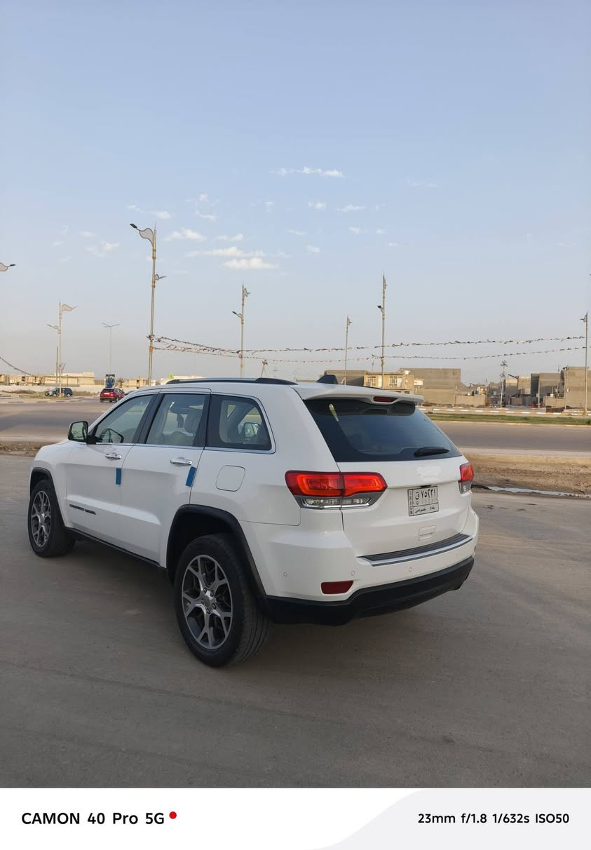 للبيع: جيب لمتيد 2019 وارد أمريكي
🔹  موديل: 2019
🔹 الوارد: أمريكي
🔹 العداد: 89,000 ميل
🔹 السيارة: بحالة ممتازة و صبغ  3 قطع
🔹 المواصفات:
بانوراما واسعة
جنطة كهرباء
خزن كهربائي
كشن حار بارد 
مقاعد ميموري
رادار + حساسات أمامي وخلفي
شاشة ديجيتال
نظام توقف ذاتي
تكييف أمامي وخلفي بارد وساخن
فول مواصفات
💰 السعر المطلوب: 20,900 دولار
📍 المكان: بسماية / الصويرة
📞 للاستفسار: ***********
