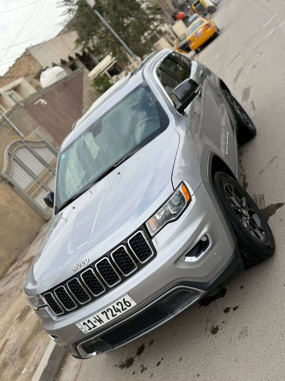 جيب موديل 2021
( LIMTED ) فوول مواصفات

وارد امريكي حادثه شبر بارد بالجاملغ فقط
كما موضح في السونار
السياره بدون قطره صبغ وبدون تبديل
جميع الايرباكات سليمه 
جديده بمعنه الكلمه كامله بدون نقص
لغود وشواصي وكير ومحرك مكفولات

رقم جديد بغداد باسمي شرط التحويل 
السياره بعد احلى من الصور
 
ماشيه 34 الف

🔰 مواصفات
فتحة سقف
بصمه 
كشنات جلد 
كراسي كهرباء 
مري قلابه
جنطه كهرباء 
ستيرن كهرباء 
كرسي خزن ميموري 
قطعتين تبريد 
تدفئه و تبريد مقاعد 
نضام توقف ذاتي 
 اطفاء محرك عنده وقوف بل ازدحام 
كامره 
حساسات امامي و خلفي 
وبعد بيه مواصفات 

السعر 260 وبيه مجال

العنوان بغداد الدوره

رقمي ***********
