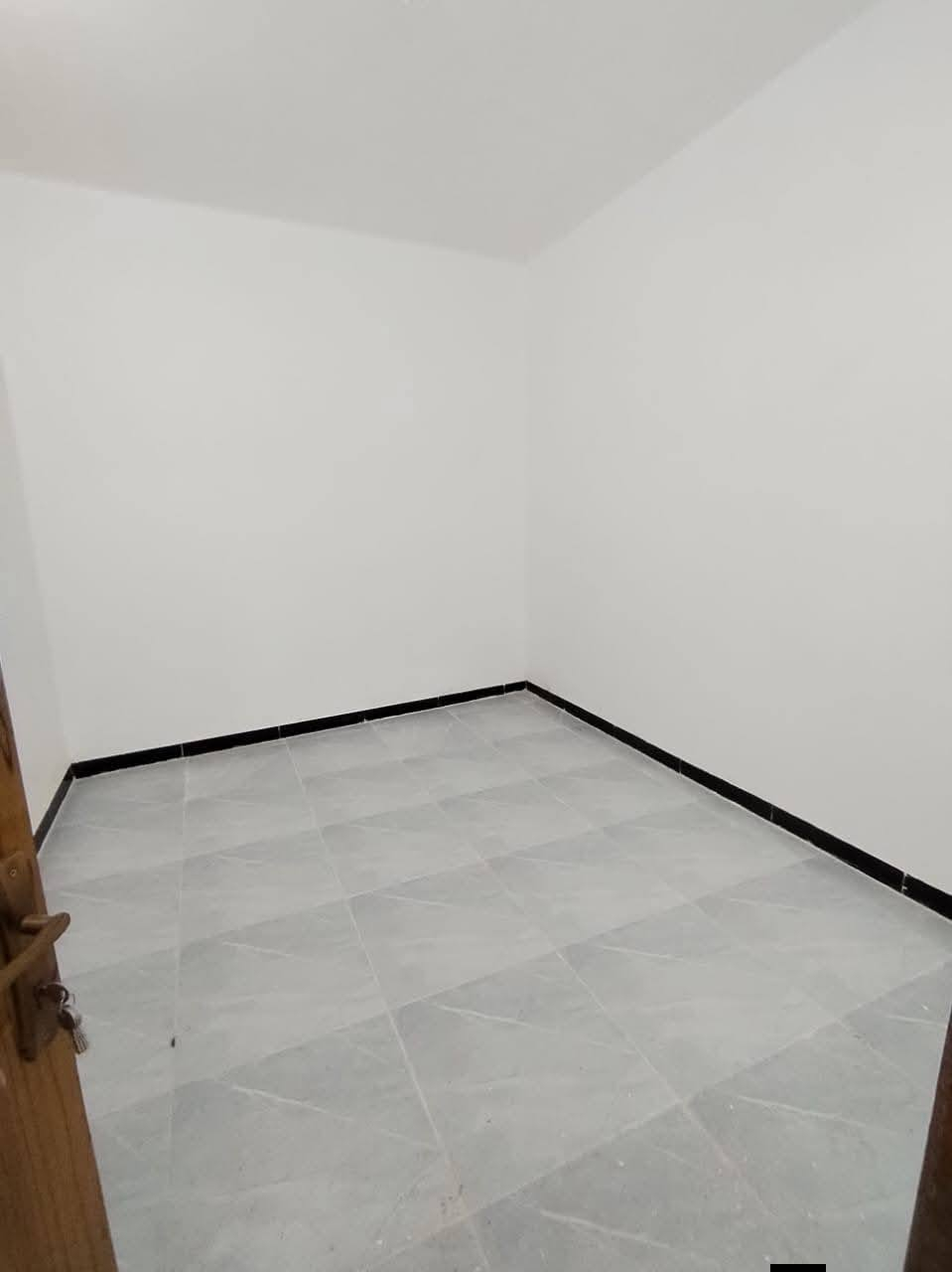 مكتب التساهل للعقار بيت للبيع
عنوان البيت مقابل ملحق قرية الغدير‏‪0780 037 4167‬‏☎️
تفاصيل البيت 👇👇المساحه 120متر 
#ال. العنوان نجف 
سعره 45وبيه مجال 
#غرف نوم عدد 2
#وصاله عدد 
#حمامات عدد 2 
 
#ملاحضة البيت بناء 2025
سند 25
#شارع عرض 10متر
ماء+كهرباء+كيبل ضوئي مقابيل +مولده+مدارس حكوميه واهليه ومول تسوق منزلي 

جميع الخدمات متوفره
للاتصال 
‏‪0780 037 4167‬‏واتساب
