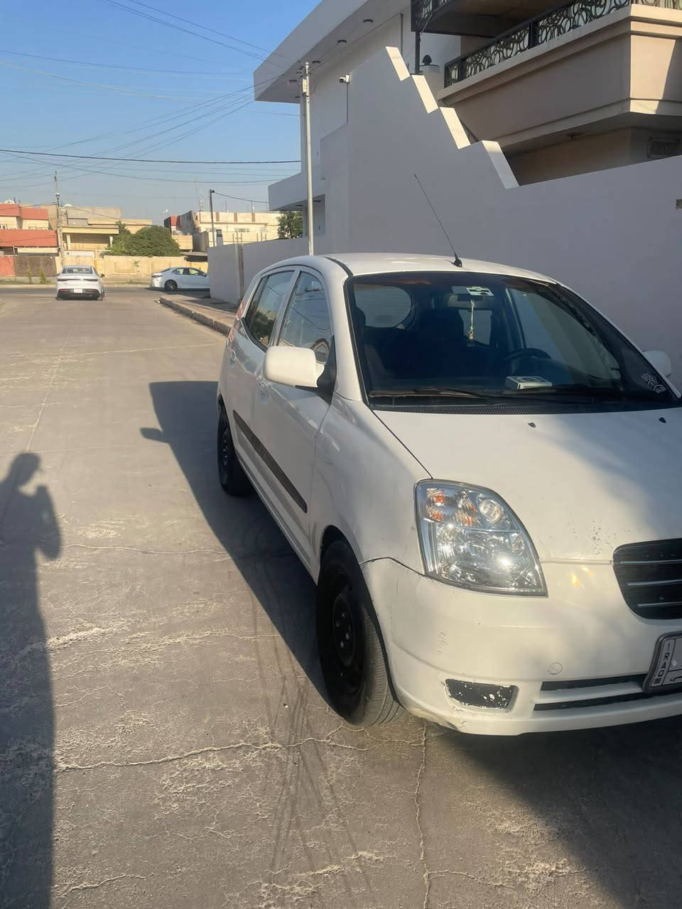Lx للبيع:كيا بيكانتو 2006 🚗✨
السيارة بحالة ممتازة وجاهزة للاستخدام، لا تحتاج أي مصاريف إضافية.. "شغل وتوكل". مع وسائد هوائيه، ونظام ،ABS،المحرك:1400.لممشى:200 ألف كيلومتر. تحكم ستيرن، شاشه، كبيرة،  وتبريد ثلج.وتدفه نار🔥،،حالة السيارة: كاملة وممتازة فقط بيها (5قطع صبغ بسيطه وما مبينه) .
،السعر  58 ورقه🤩 (وبيه مجال بسيط).  للاستفسار والتواصل:***********
📍مكاني كركوك📍

