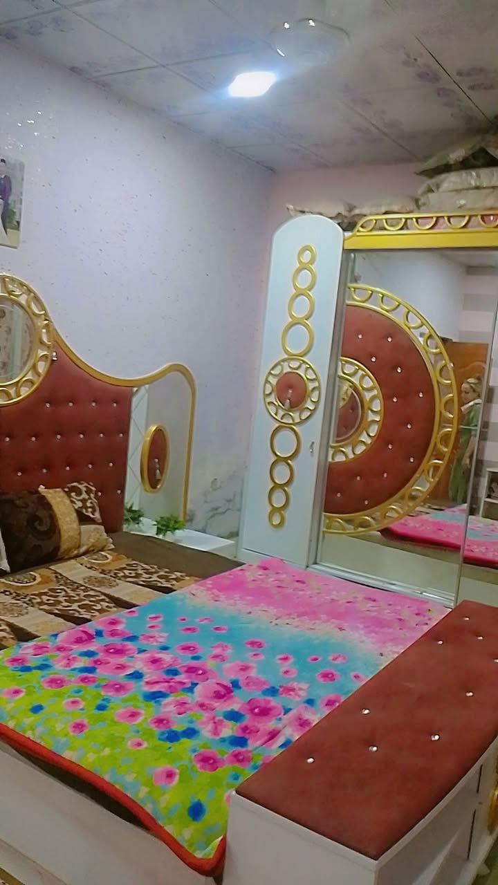 بيت للبيع المساحه 208طابو زراعي سند 25يحتوي على👈👈غرفتين نوم وكلدور وصاله ومطبخ وصحيات خارجيه وداخليه وكراج سياره وحديقه العنوان شارع 80مال كربلاء قرب القبه الذهبيه للاستفسار اكثر الاتصال على الرقم التالي ***********
