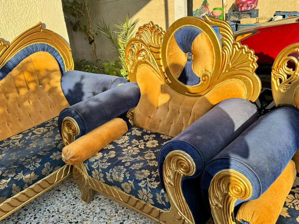 10مقاعد نظيف 250وبي مجال قليل
***********
