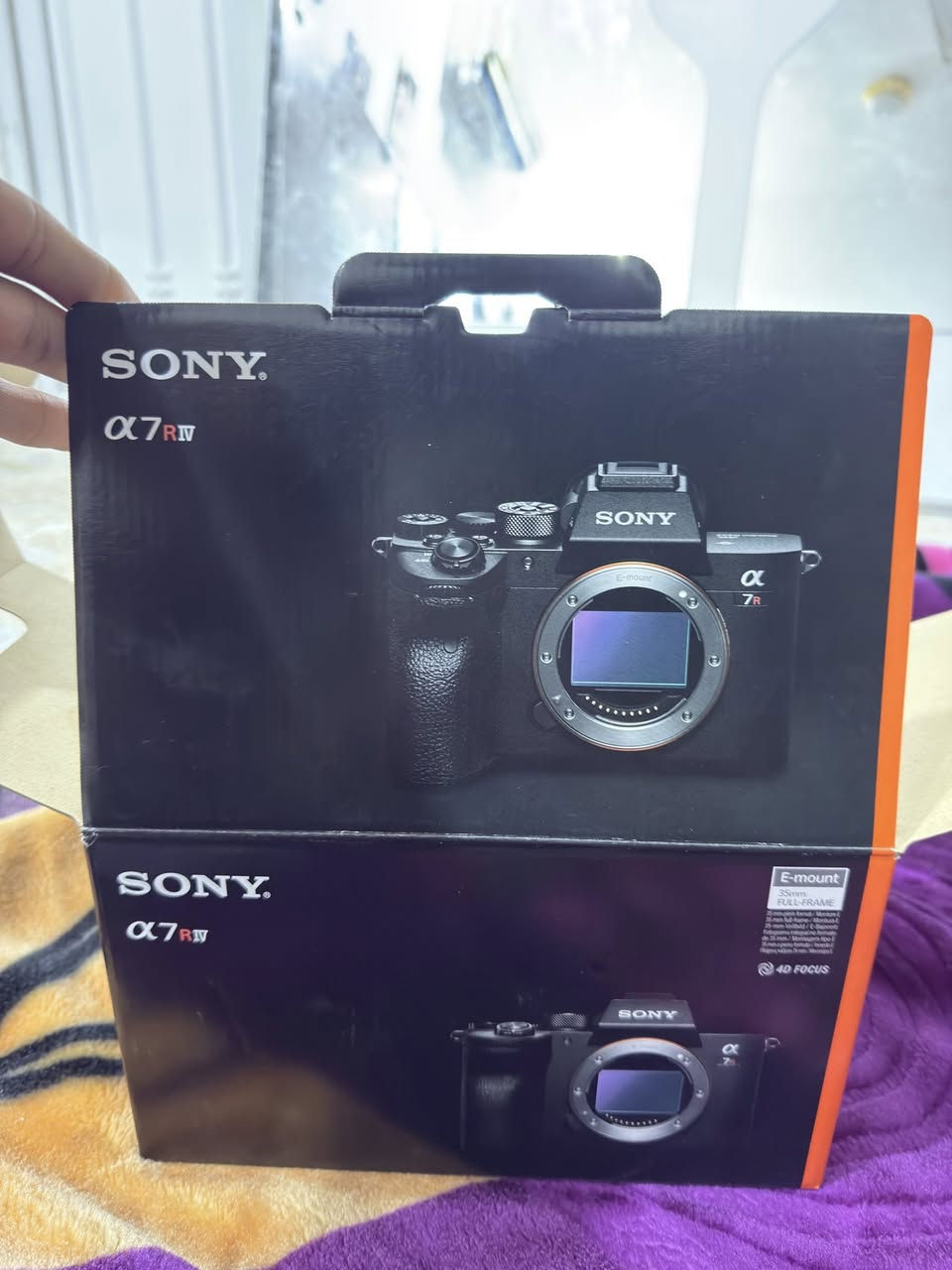 السلام عليكم 
سوني A7R4 للبيع
الكاميرا جديده غير مستخدمة (زيرو شتر)
شرط الفحص اخذتها من اياد
الكامرة اخذتها اليوم حتى الوصل موجود بعده
السعر ٢،٤٥٠،٠٠٠ رقمي ***********

