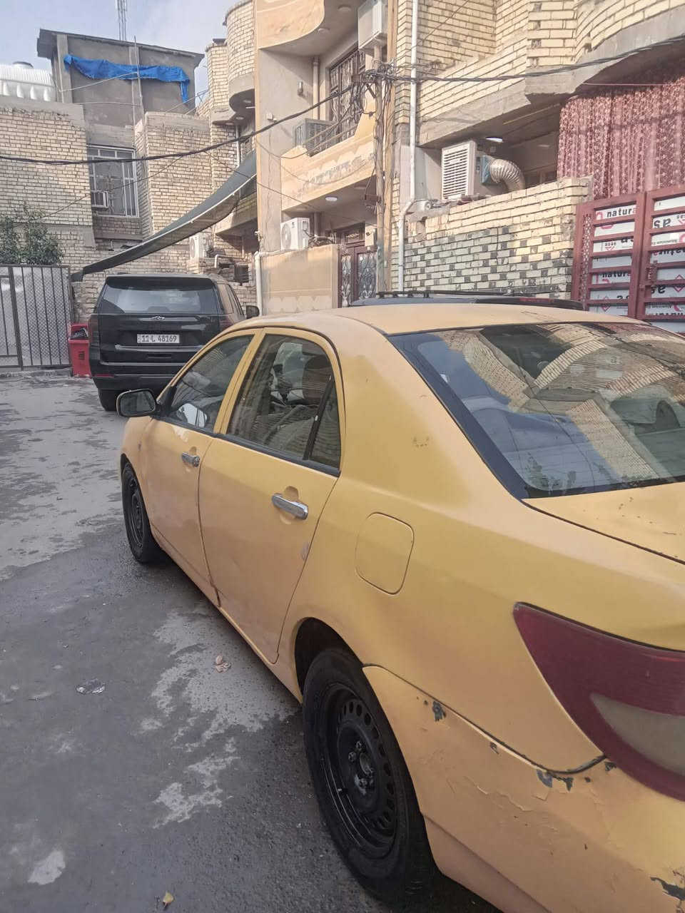 السلام عليكم بي واي دي للبيع موديل 2011 بيها فقط ضربة باب السائق ضربة بسيطة موضح بالصورة مكينة نضيفة السعر 40 ورقة للاستفسار الاتصال على الرقم ***********
