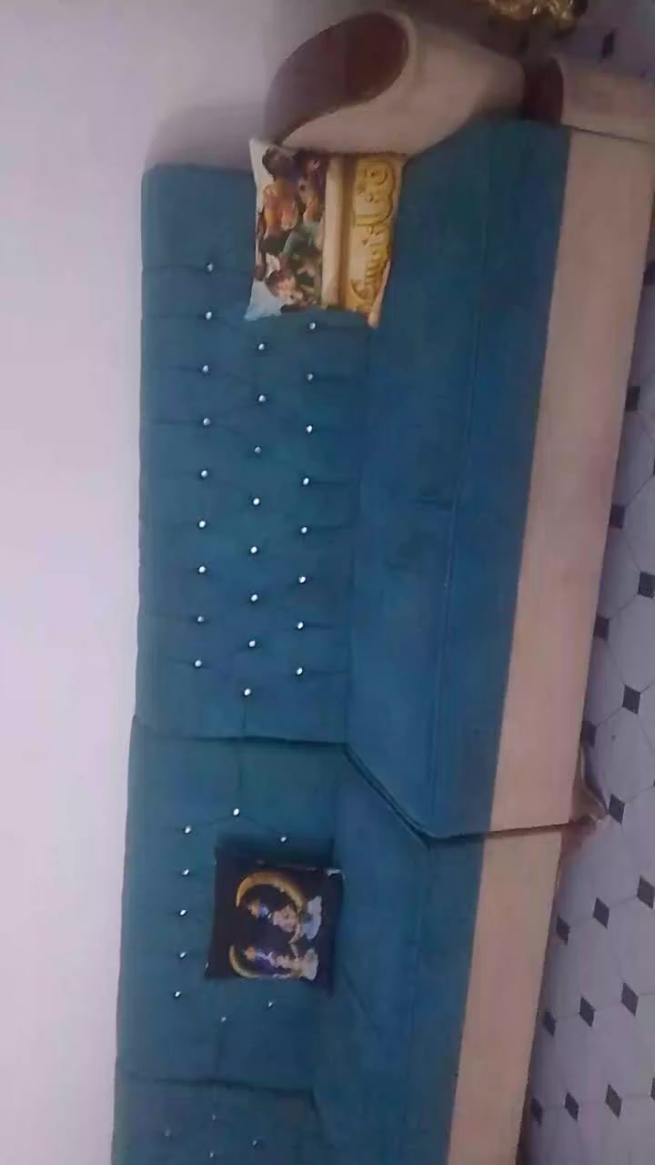 السلام عليكم تخم 10 مقاعد للبيع عيبه هاي الحرك الصغير مثل مموضح بالصورة او رجل وحدة  نقص من الرجلين ملاتة سعر 140 وبي مجال مكان زعفرانية قرب جامع الصدرين رقمي بي واتساب ***********
