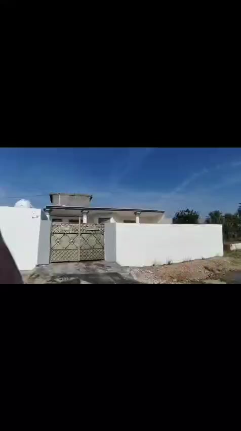 #دارـللبيع 🏦
#بسعرـمناسب 

دار للبيع 
⛔ السمحة 286 متر 
⛔ الموقع : ديالى المقدادية بلور العربنجية 
⛔الدار متكون من إستقبال ومطبخ وثلاث غرف نوم  وكراج وحديقة 
⛔سعر كلش مناسب لمن يبحث عن دار كبير وسعر مناسب 

✔️ للتواصل مع : ***********
