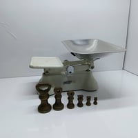 ميزان قديم • مع أوزان • سعر عالي