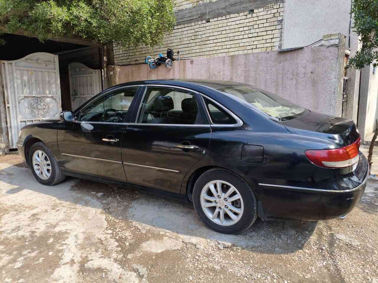 ازيرا 2010
محرك 2700 سته سلندر 
كرسي السايق كهرباء تدفئة كراسي 
السياره بدون حادث فقط باب السايق بيه بارد والجاملغ الخلفي بارد فقط لا غير
محرك مكفول نظيف 100%
السياره يرادله فقط ترتيب 
بدون حادث وبدون صبغ السياره 
87$ورقه
***********
