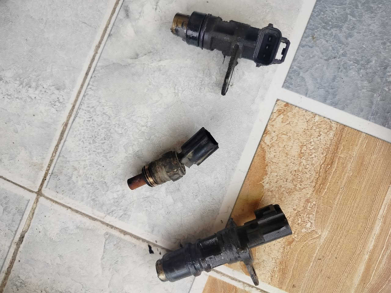 غراض محرك جيب لبرتي
.وياهن مجاول 6
. وشريط نوزلات 
. ونوزلات 
. وكيس 
. ودشالي الأماميه 
. حساسات محرك


**إذا كنت صاحب هذا الإعلان وتريد حذفه لأي سبب، رجاءا أرسل رسالة إلى الدعم الفني**