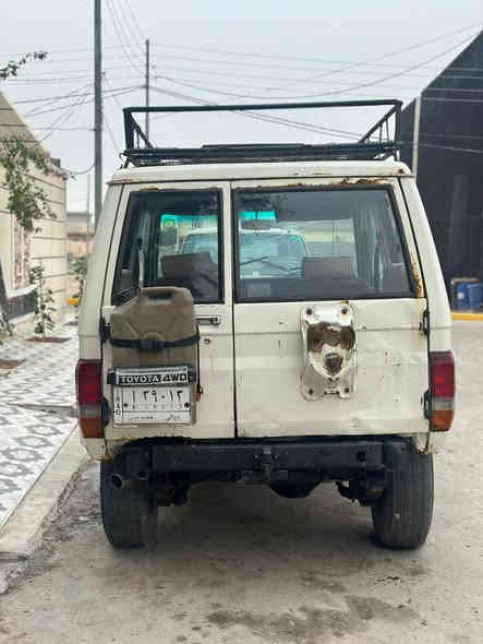 لاندكروز بوكي رقم ديالى 
سياره ابلاديه مابيها صبغ 
كير مكينا HZ1 كاز مال مونيكا 
لوكير شغال كهربائي 
بيها بدايه رنكات بس شغاله ومابيها شي ولا صوت 
السعر 62 وبيها مجال 
***********
