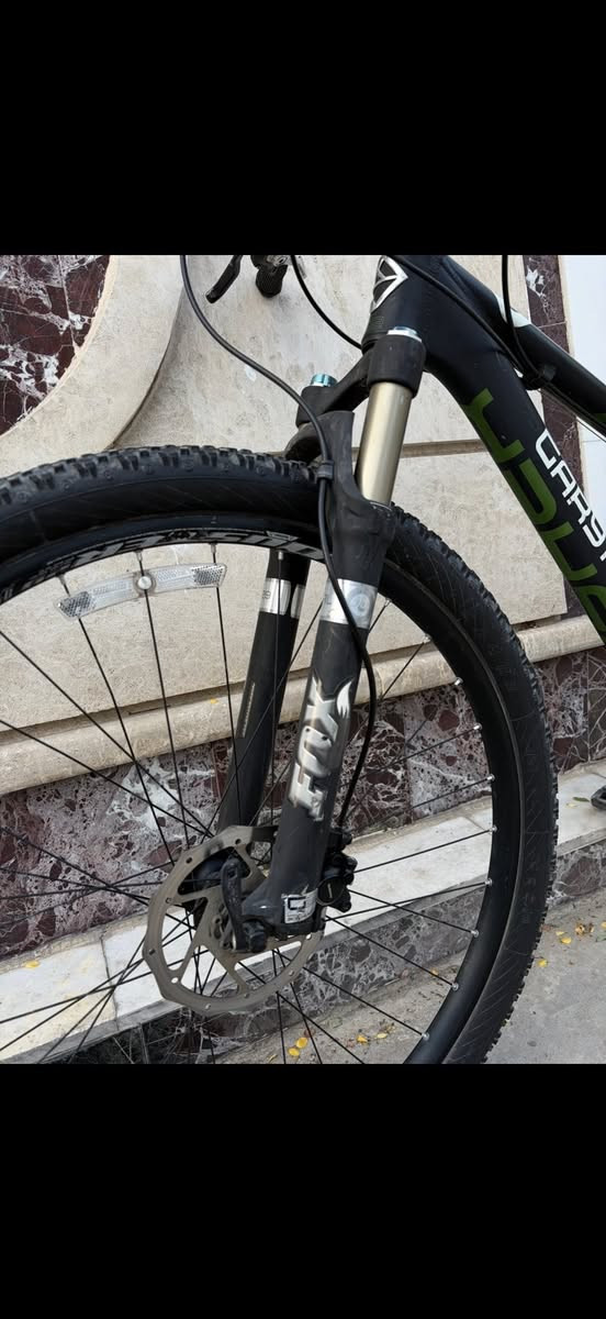 السلام عليكم للبيع دراجه ماركه Gray Fisher المصنعه بمصانع Trek الدراجه كل قطعه بيها مختومه بونتريكر بلاد من الوكاله وتكدرون تطابقون صورها بصور الوكاله مواصفات الدراجه سستم سرام X7 والنقال سرام X9 بريكات دهن دبل غاز من شركه 🦊FOX 🦊 والبطيخات ديور هم بلاد 
حجم الدراجه 29 تايرات بونتريكر وياله بونتريكر ركبه مختم بونتريكر كل قطع الدراجه من الوكاله بونتريكر بل كامل يعني حالك حال لصاعد Trek والدراجه كامله مكمله من كل النواحي نقص برغي ما بيها 

السعر 370 الف وبيها مجال 

المكان بغداد زيونة 

للتواصل واتساب /***********
