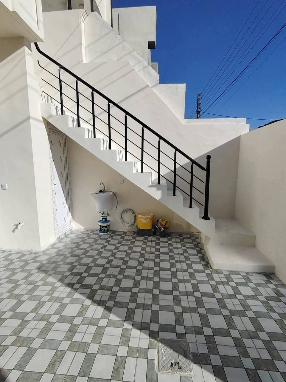 دارللبيع  100متر  بالقسط
مقدمه 50  مليون
سعر الكلي 85 مليون  يكون التسديد كل شهر حسب التفاق بين الطرفين
موقع حي العسكري قرب ماركت النور  
للاستفسار  /***********
