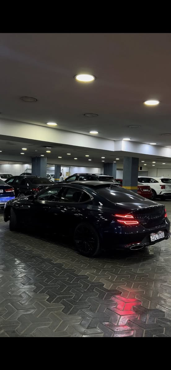 G70 2022 twin turbo 🧨
اذا تدور نظيف اعبر المنشور
جنسز G70 موديل 2022 فول 1/1 

محرك 6 سلندر 3.300 توين تيربو 🚀🚀
السيارة برستيج بأعلى المواصفات كلشي فول
 
ماشيه 84 الاف كيلو قابل للزيادة

بيها جاملغ وباب صفحة السايق وربع البنيد من امريكا 
وهنا بالعراق جاملغ خلفي وباب خلفي وباب امامي صفحة الصدر

يعني خمس قطع وربع البنيد وحادثها موجود بالصور
ماعندي سونار 

‎
السعر 179 ورقة وبيها مجال للشراي انشالله 

السعر جدا مناسب ومستحيل اكو هيج سعر بخواتها لو حزام 

مكان السيارة : بغداد البلديات .

‎رقم : *********** موجود واتساب
